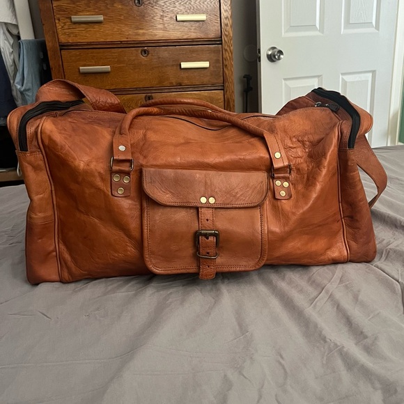 Other - Beautiful brown leather duffle bag with high quality canvas lining